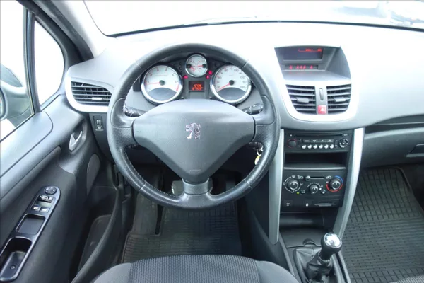 Peugeot 207 1,4 i 54KW, ČR, SERVIS. KN. - foto 16