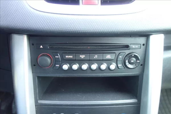 Peugeot 207 1,4 i 54KW, ČR, SERVIS. KN. - foto 21