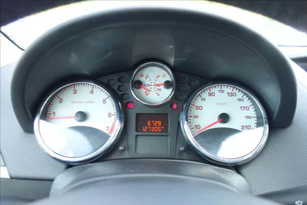 Peugeot 207 1,4 i 54KW, ČR, SERVIS. KN. - foto 23