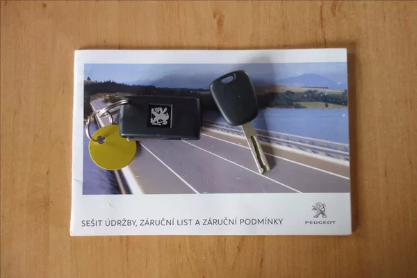 Peugeot 207 1,4 i 54KW, ČR, SERVIS. KN. - foto 26
