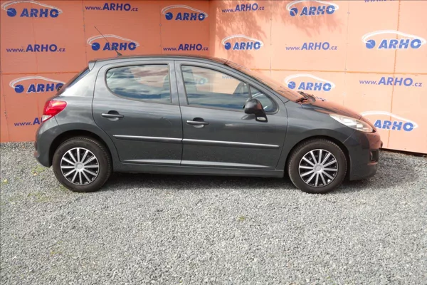 Peugeot 207 1,4 i 54KW, ČR, SERVIS. KN. - foto 8