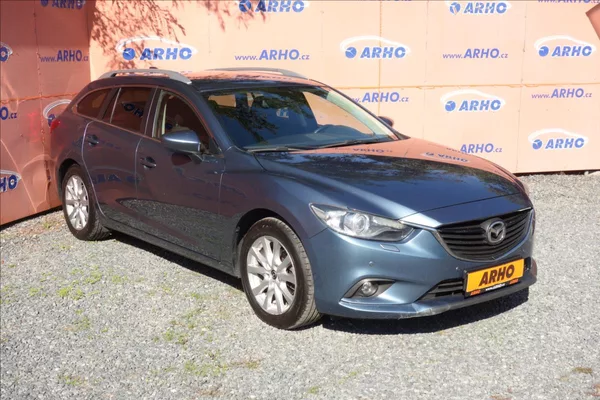 Mazda 6 2,2 D 110KW, SERVISNÍ KNIHA.