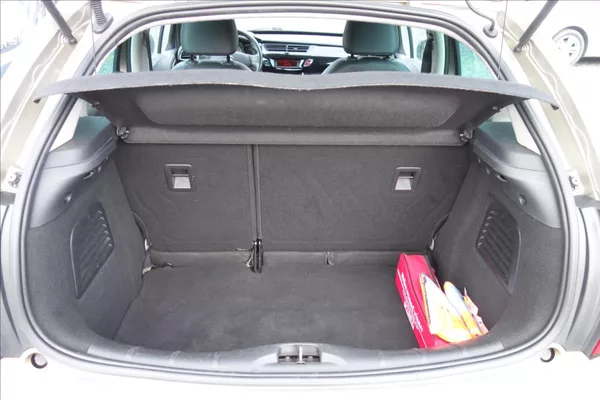 Citroën C3 1,4 i, ČR, SERV.KN., CHROM. - foto 14