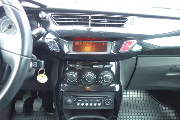 Citroën C3 1,4 i, ČR, SERV.KN., CHROM. - foto 19