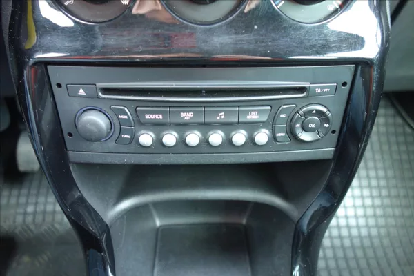 Citroën C3 1,4 i, ČR, SERV.KN., CHROM. - foto 22