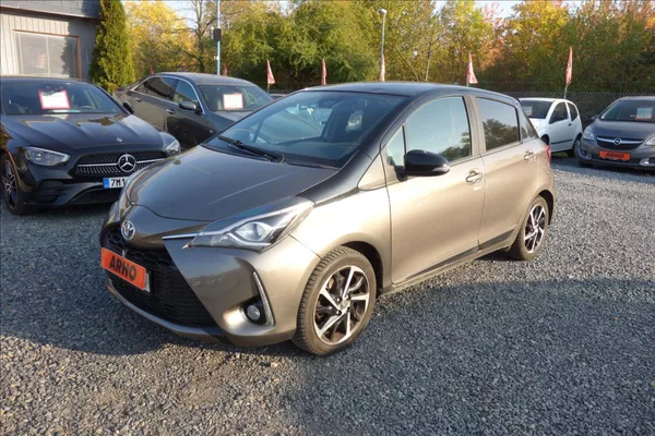 Toyota Yaris 1,5 i, ČR, HYBRID, SELECTION. - foto 2