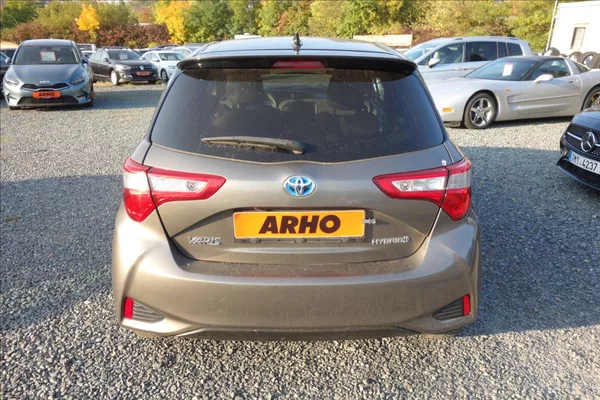 Toyota Yaris 1,5 i, ČR, HYBRID, SELECTION. - foto 4