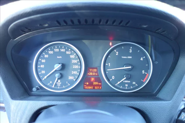 BMW X5 40d 225KW,xDRIVE,NAVIGACE. - foto 23