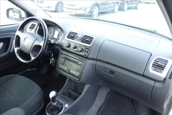 Škoda Fabia 1,4 i 63KW,ČR,2 MAJ.,ELEGANCE. - foto 12