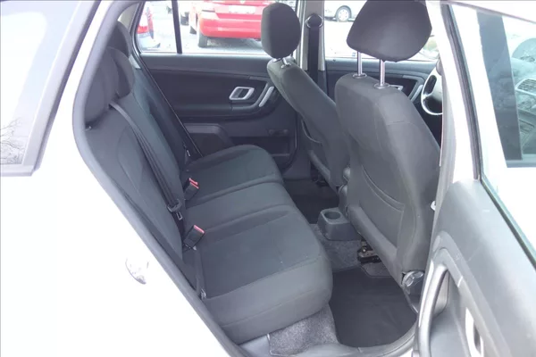 Škoda Fabia 1,4 i 63KW,ČR,2 MAJ.,ELEGANCE. - foto 13