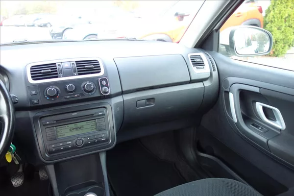 Škoda Fabia 1,4 i 63KW,ČR,2 MAJ.,ELEGANCE. - foto 19