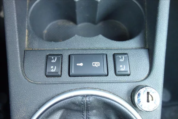Škoda Fabia 1,4 i 63KW,ČR,2 MAJ.,ELEGANCE. - foto 22