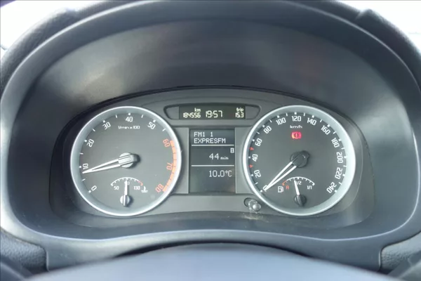 Škoda Fabia 1,4 i 63KW,ČR,2 MAJ.,ELEGANCE. - foto 23