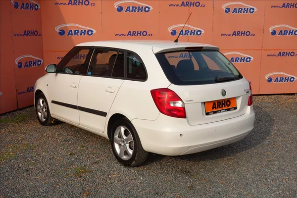 Škoda Fabia 1,4 i 63KW,ČR,2 MAJ.,ELEGANCE. - foto 5