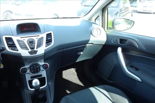 Ford Fiesta 1,2 i, ČR, KLIMATIZACE. - foto 19