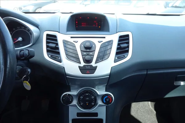 Ford Fiesta 1,2 i, ČR, KLIMATIZACE. - foto 20