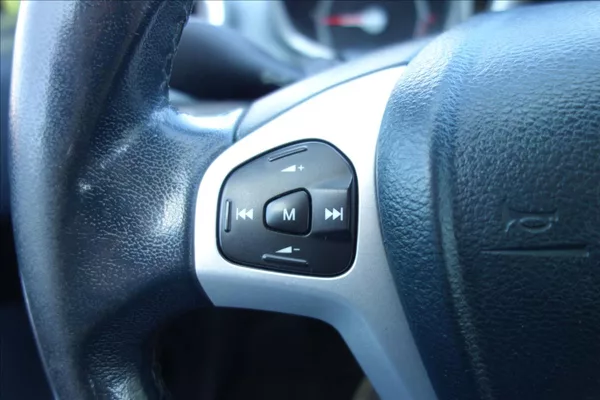 Ford Fiesta 1,2 i, ČR, KLIMATIZACE. - foto 25