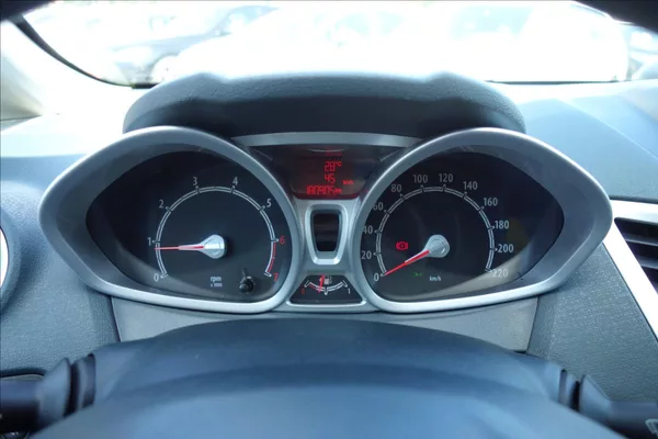 Ford Fiesta 1,2 i, ČR, KLIMATIZACE. - foto 26