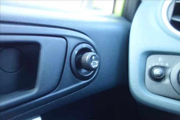 Ford Fiesta 1,2 i, ČR, KLIMATIZACE. - foto 28