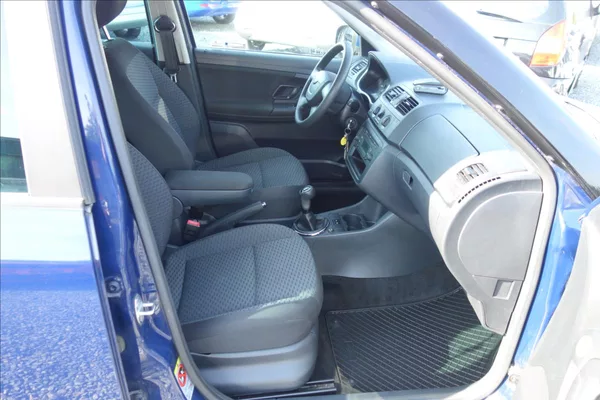 Škoda Fabia 1,2 TSi,ČR,2 MAJ.,SERVIS.KN. - foto 11
