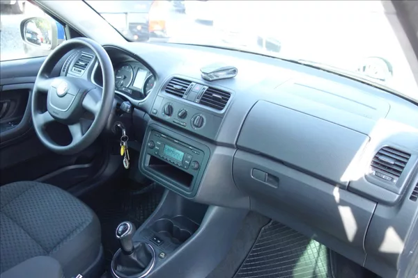 Škoda Fabia 1,2 TSi,ČR,2 MAJ.,SERVIS.KN. - foto 12