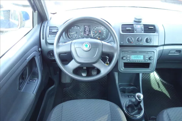 Škoda Fabia 1,2 TSi,ČR,2 MAJ.,SERVIS.KN. - foto 17