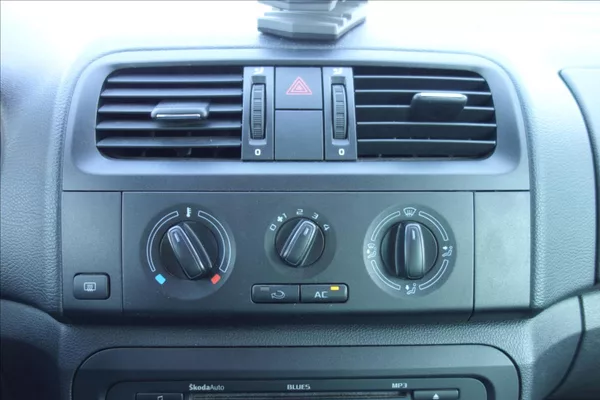 Škoda Fabia 1,2 TSi,ČR,2 MAJ.,SERVIS.KN. - foto 21