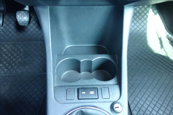Škoda Fabia 1,2 TSi,ČR,2 MAJ.,SERVIS.KN. - foto 23