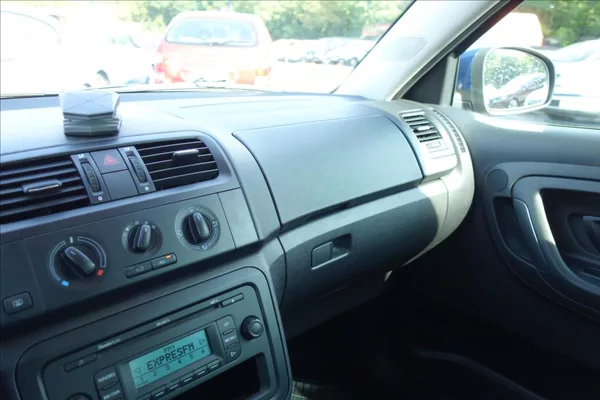 Škoda Fabia 1,2 TSi,ČR,2 MAJ.,SERVIS.KN. - foto 28