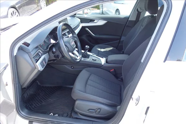 Audi A4 2,0 TDi, ČR, 1 MAJ., SERV. KN. - foto 10