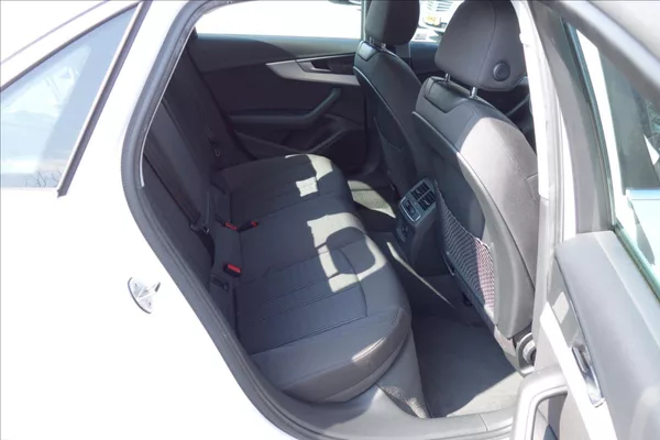 Audi A4 2,0 TDi, ČR, 1 MAJ., SERV. KN. - foto 13
