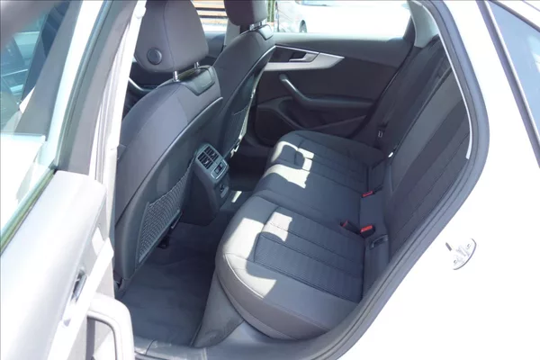 Audi A4 2,0 TDi, ČR, 1 MAJ., SERV. KN. - foto 14