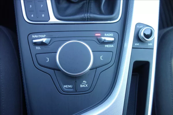 Audi A4 2,0 TDi, ČR, 1 MAJ., SERV. KN. - foto 30