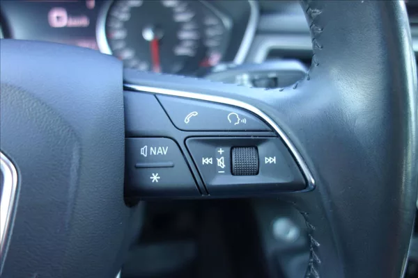 Audi A4 2,0 TDi, ČR, 1 MAJ., SERV. KN. - foto 32
