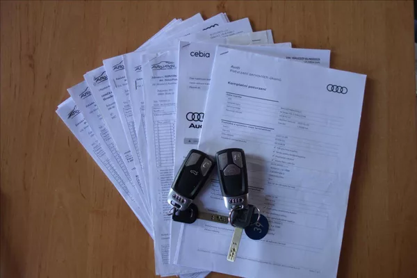 Audi A4 2,0 TDi, ČR, 1 MAJ., SERV. KN. - foto 38