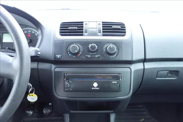 Škoda Fabia 1,2 i,ČR,2 MAJ.,SERV.KN.,KLIMA - foto 19