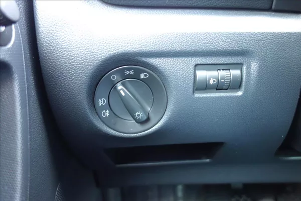 Škoda Fabia 1,2 i,ČR,2 MAJ.,SERV.KN.,KLIMA - foto 28
