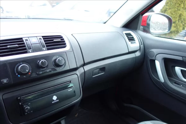 Škoda Fabia 1,2 i,ČR,2 MAJ.,SERV.KN.,KLIMA - foto 29