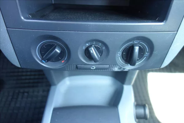 Škoda Fabia 1,2 i, ČR, 1 MAJ., CLASSIC. - foto 20