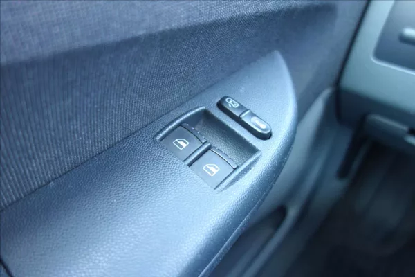 Škoda Fabia 1,2 i, ČR, 1 MAJ., CLASSIC. - foto 22