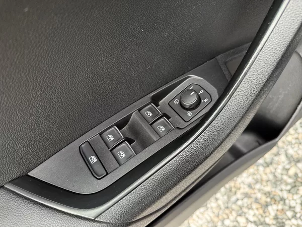 Škoda Karoq 2,0 TDI Style 4x4 Automat DSG - foto 21