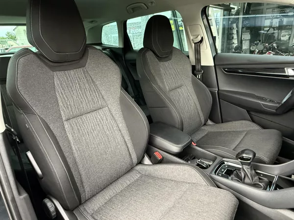 Škoda Karoq 2,0 TDI Style 4x4 Automat DSG - foto 24