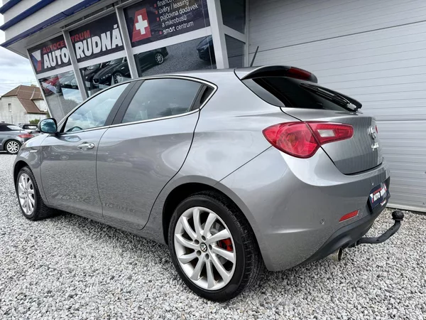 Alfa Romeo Giulietta 1,4 TB 125kW Xenony - foto 13