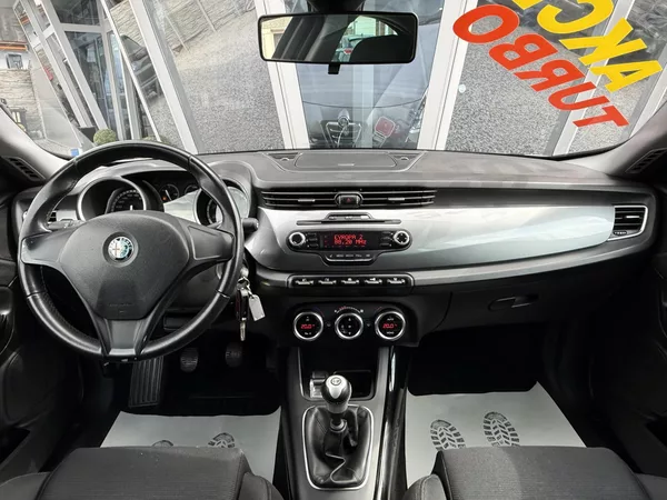 Alfa Romeo Giulietta 1,4 TB 125kW Xenony - foto 24