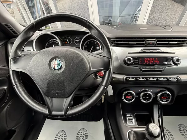 Alfa Romeo Giulietta 1,4 TB 125kW Xenony - foto 25