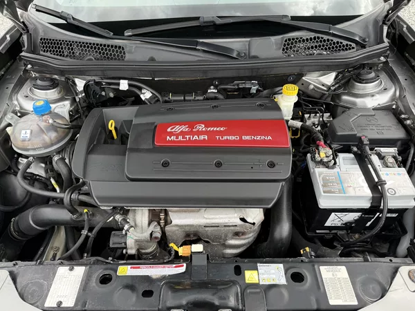 Alfa Romeo Giulietta 1,4 TB 125kW Xenony - foto 5