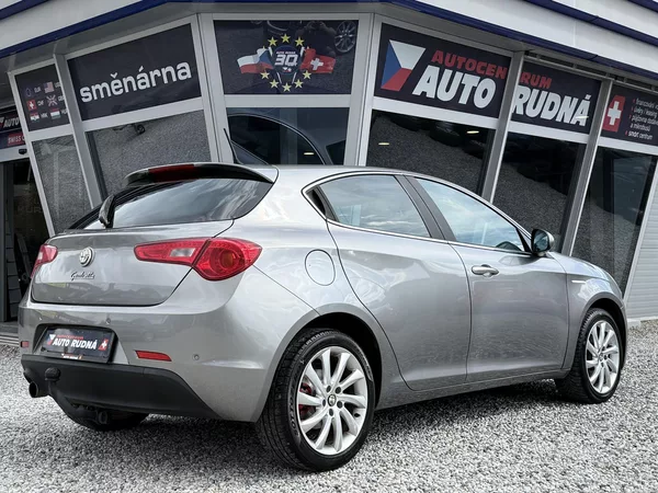 Alfa Romeo Giulietta 1,4 TB 125kW Xenony - foto 9