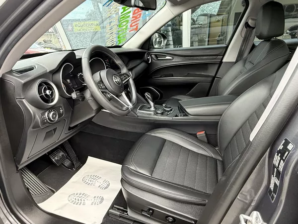 Alfa Romeo Stelvio 2,0T Q4 280PS 4x4 Automat - foto 16
