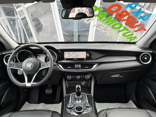 Alfa Romeo Stelvio 2,0T Q4 280PS 4x4 Automat - foto 26