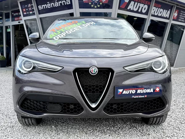 Alfa Romeo Stelvio 2,0T Q4 280PS 4x4 Automat - foto 4